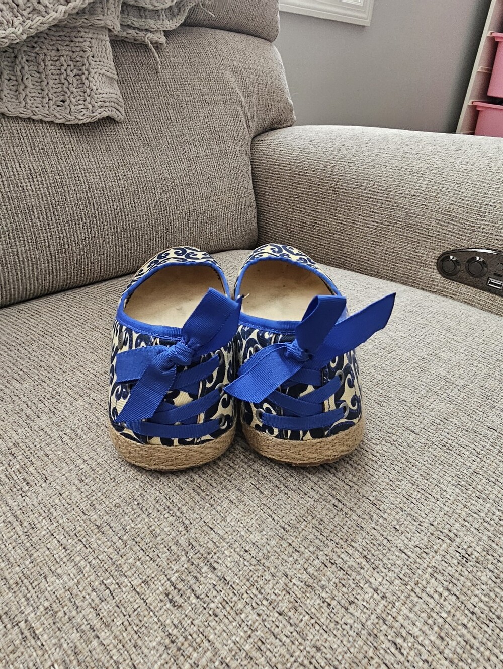UGG Indah Marrakech Slip-On Flat Size 9 - Picture 5 of 8